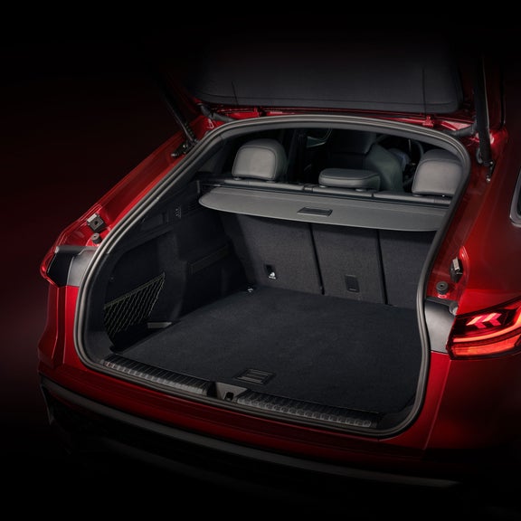 View of the open trunk on the all-new Audi Q5 Sportback.