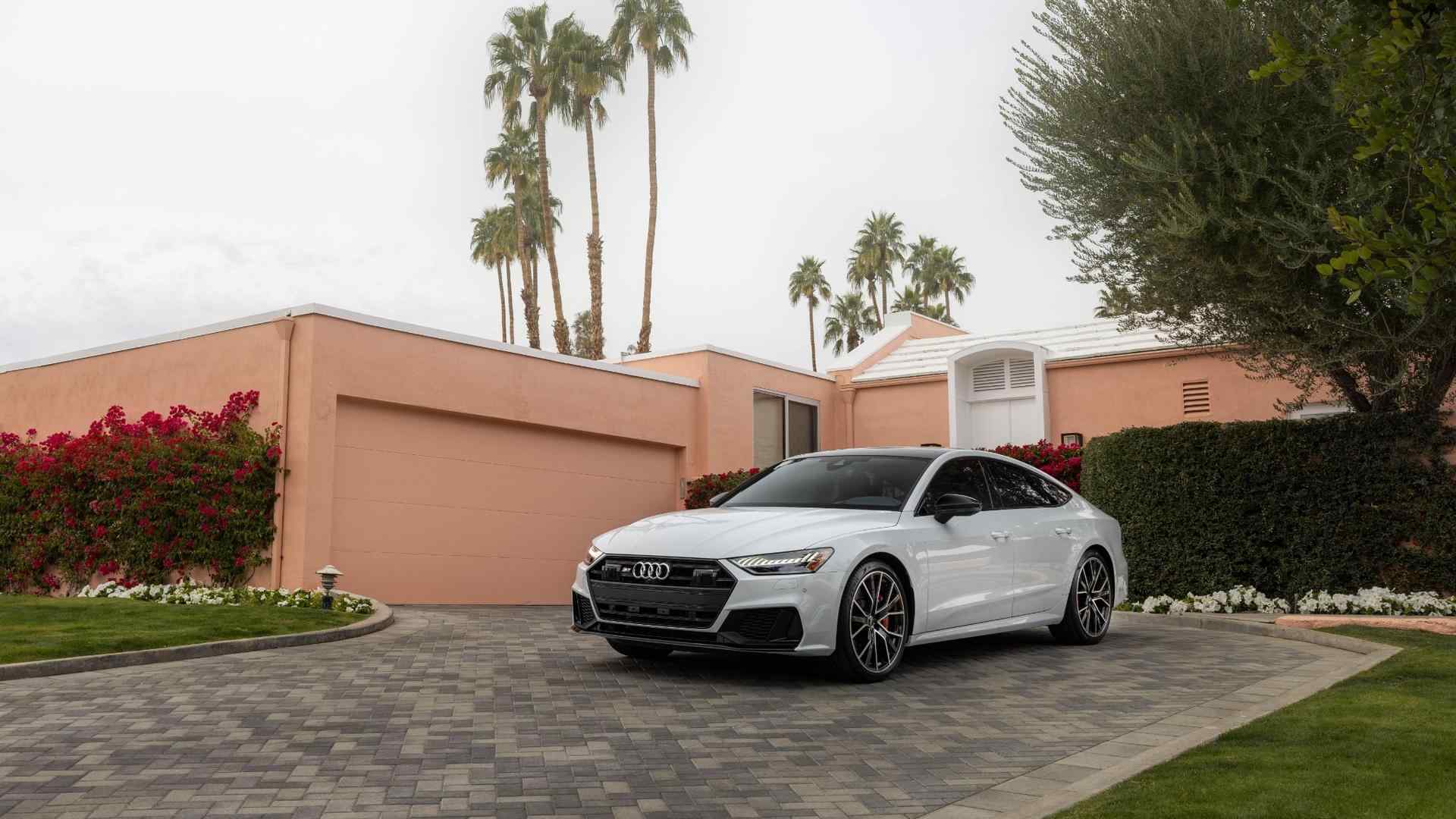 Rear profile view of an Audi Q5 parked.