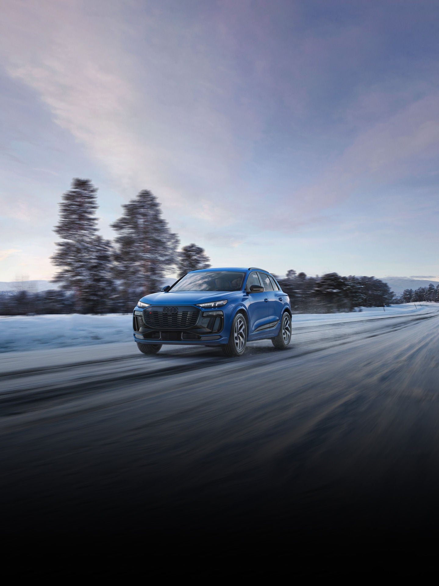 Front 2/4 view of the Audi SQ6 e-tron.