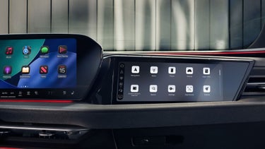 Close-up on the multimedia screen in the Audi SQ5 Sportback.