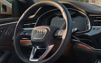 2024 Q8 e-tron displays