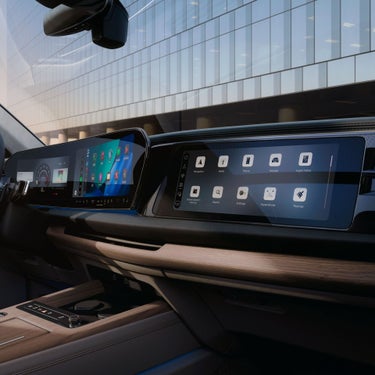 2027 Audi Q7 curved panoramic display and MMI