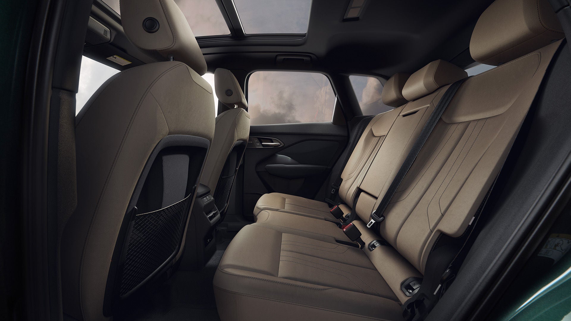 q3 interior rear seats 