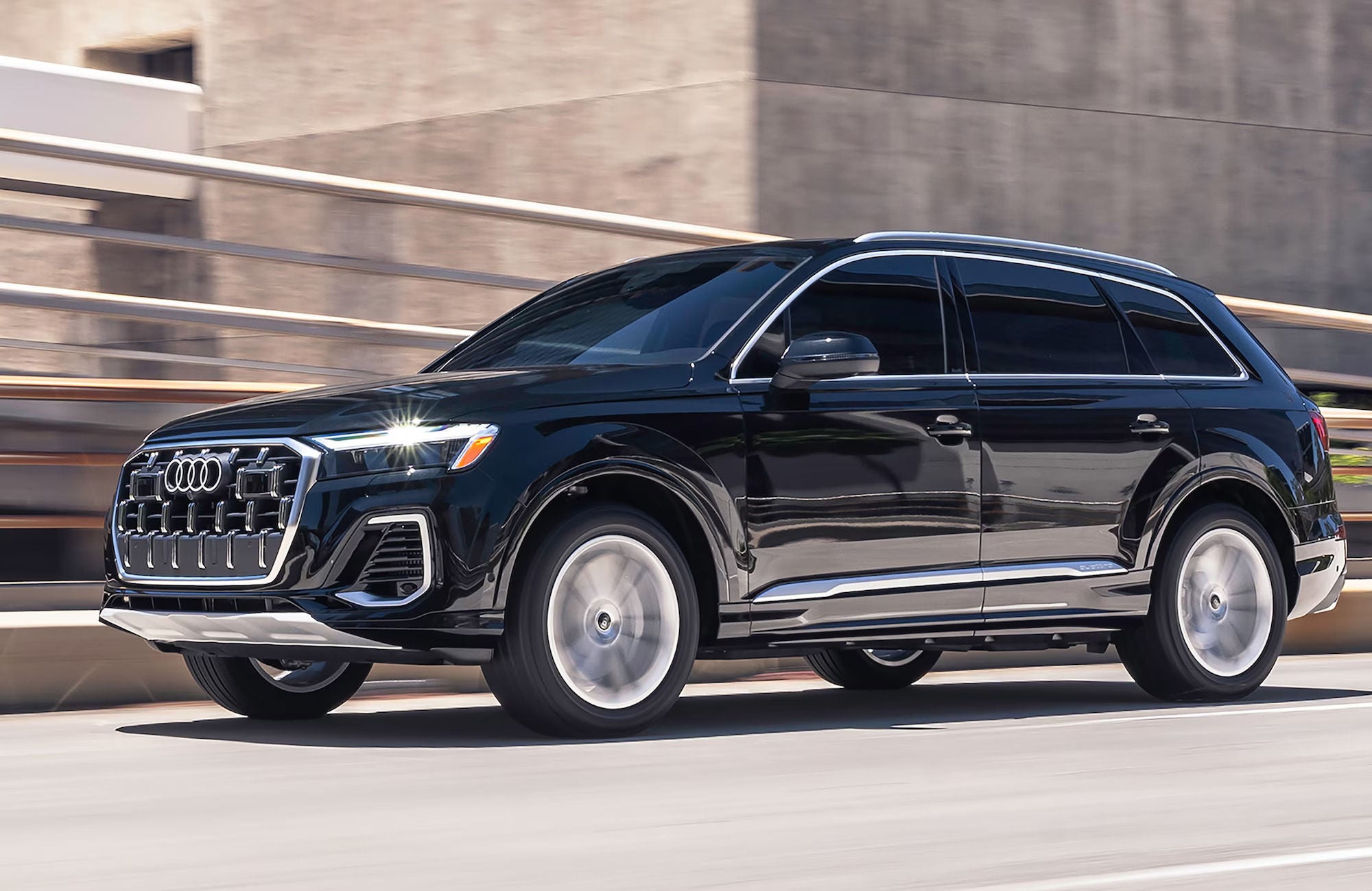 Audi Q7 SUV side view