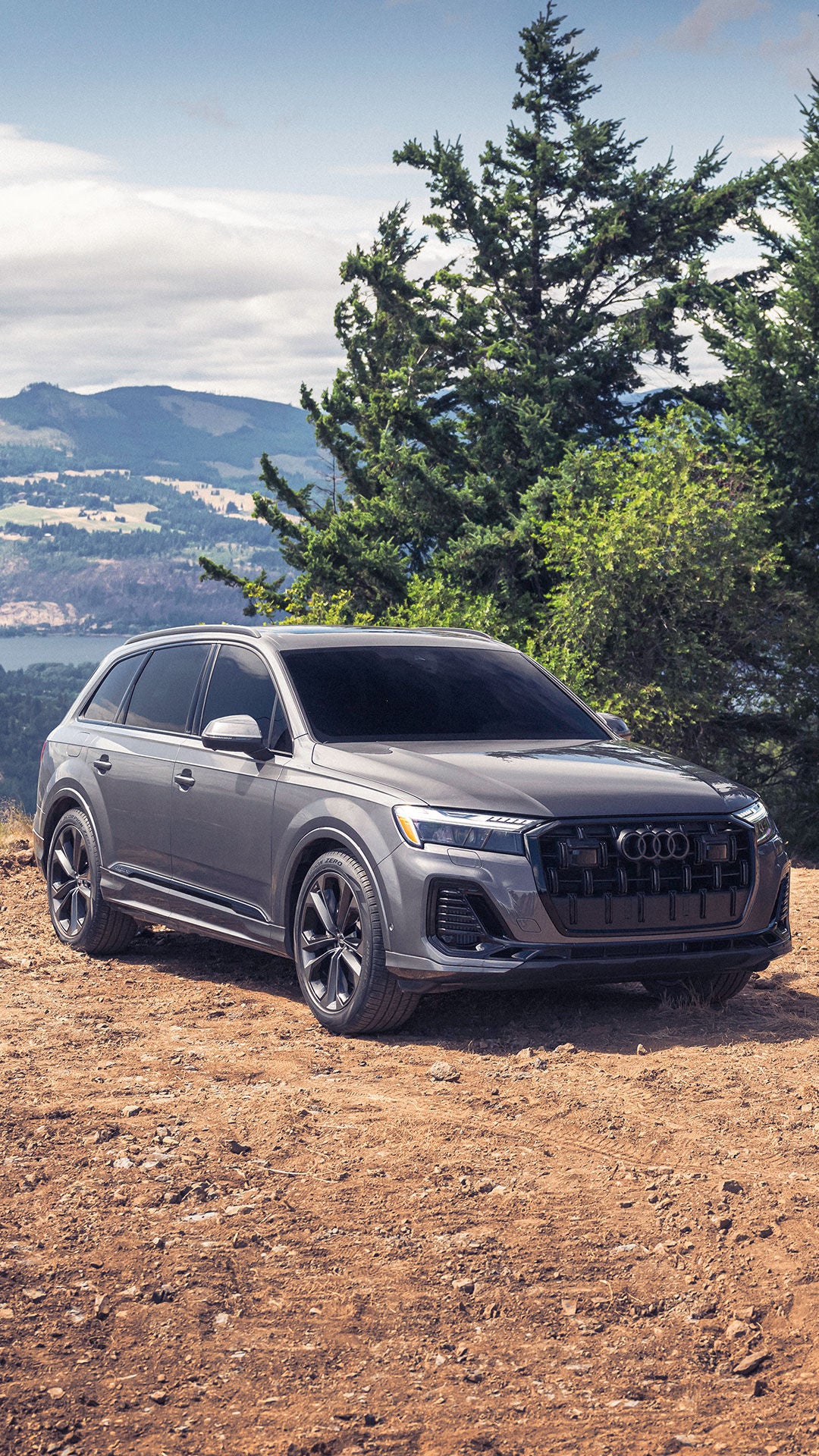 Audi Q7 VS Kia Telluride X-Pro