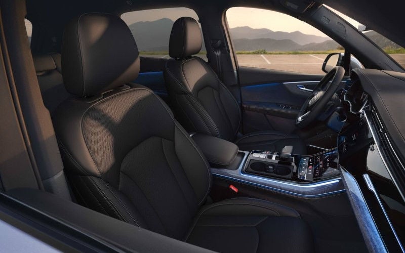 2025 Audi Q7 interior