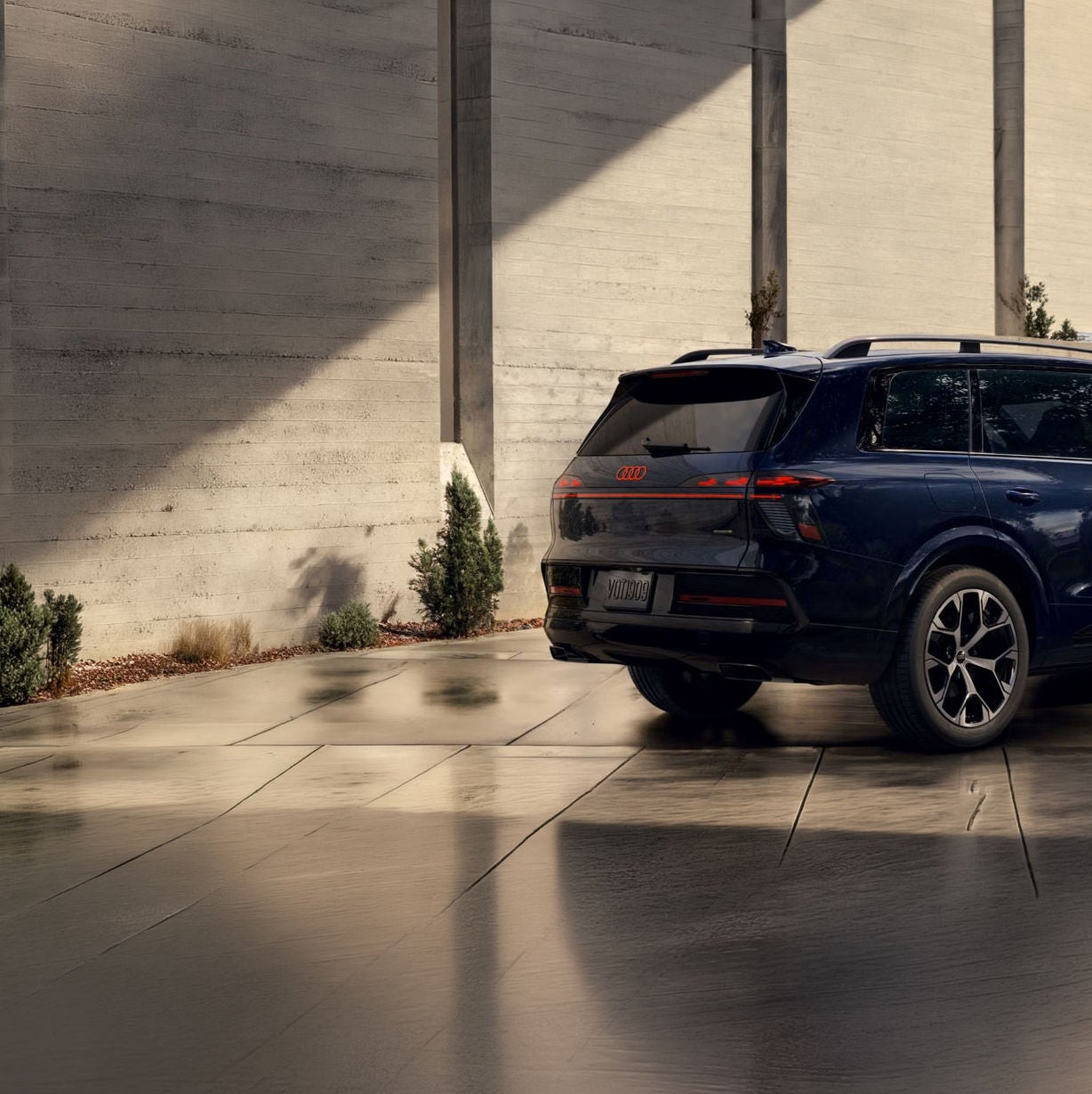 Backshot of the Audi Q9 