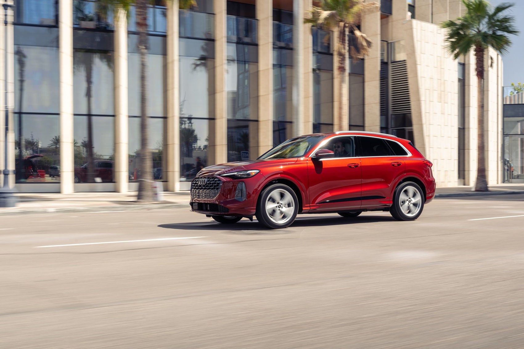 Audi Q5 vs Competition 
