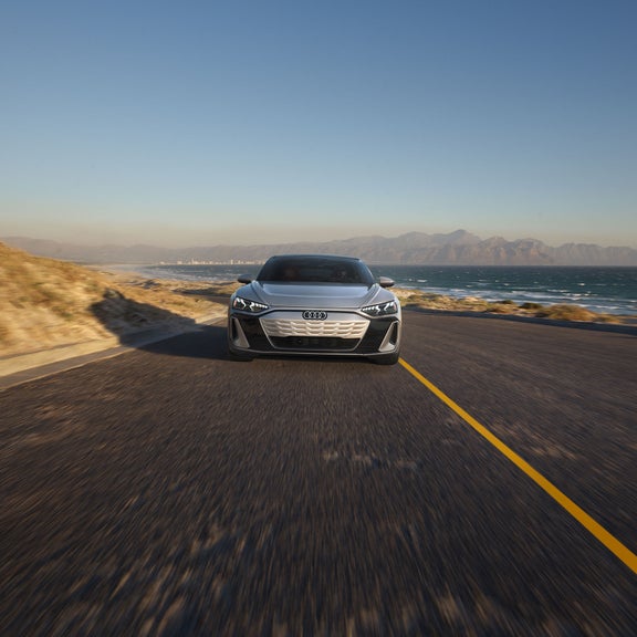 Profil avant de l'Audi e-tron GT.
