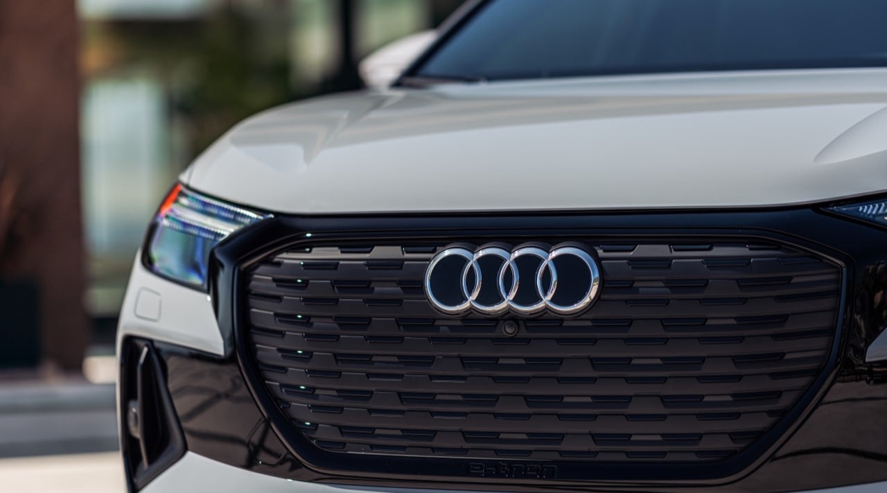 Front grille of an Audi sedan