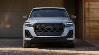 Stock Image of a 2025 Audi Q7