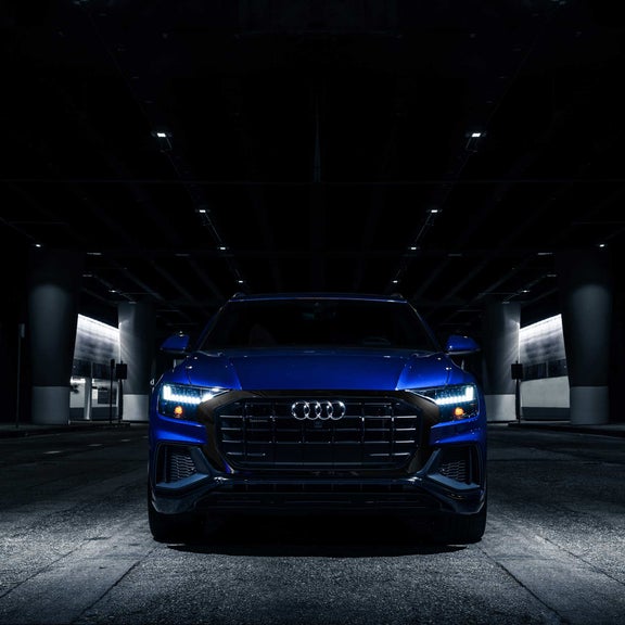 Front profile of the Audi Q8.