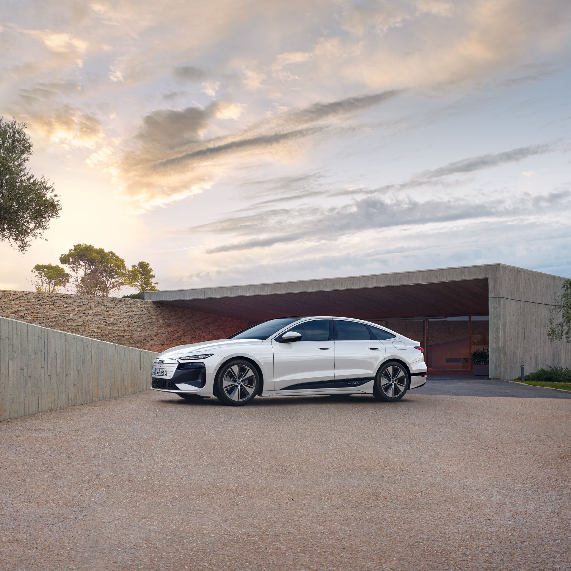 Three-quarter side view of the Audi A6 Sportback e-tron.