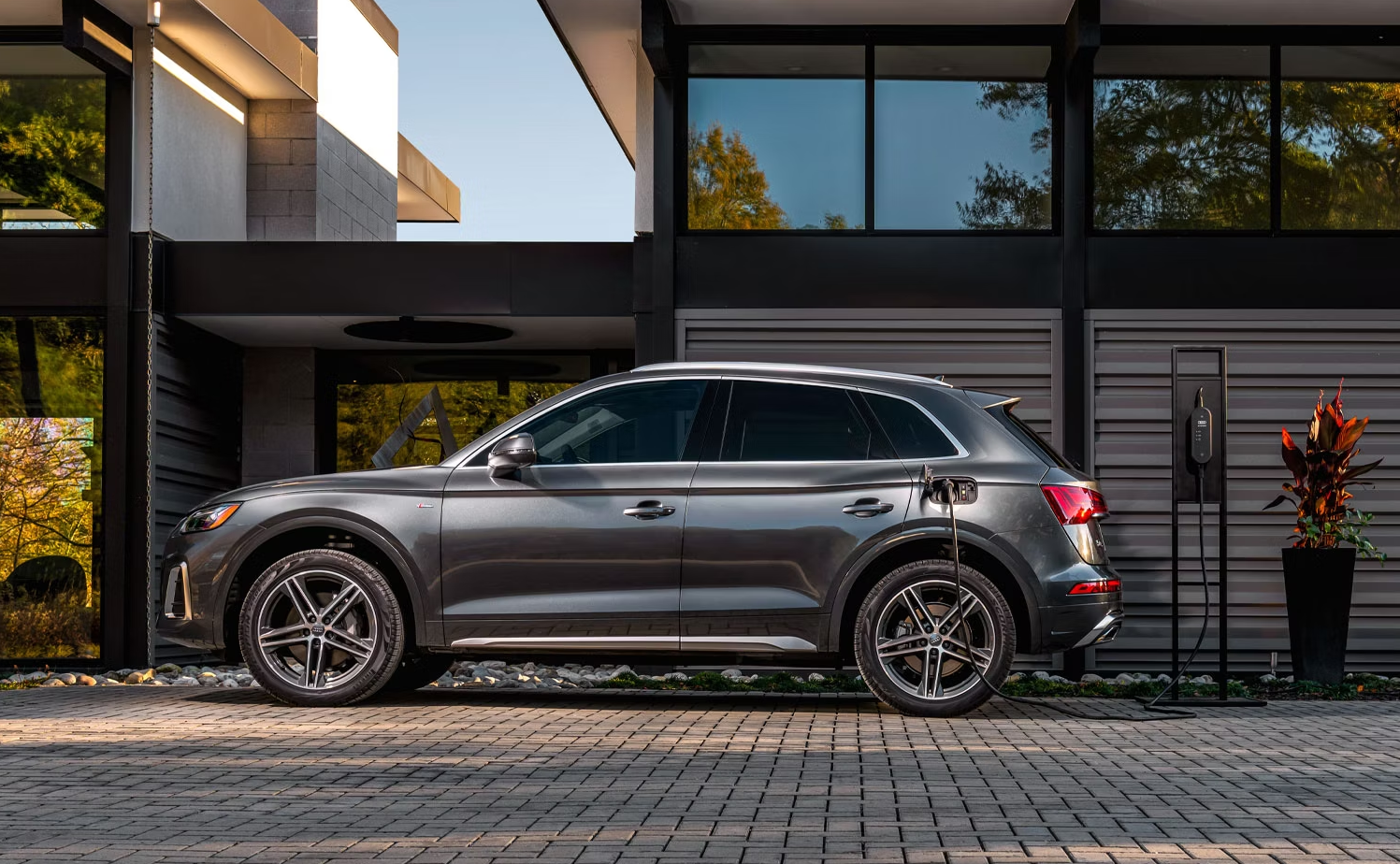 25 Q5 Hybrid