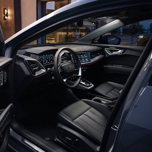 Interior view of the Audi Q4 e-tron®.