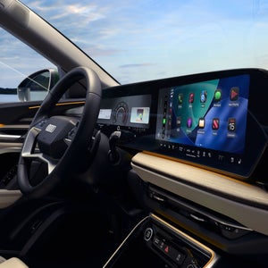 Close-up on the wraparound cockpit on the Audi Q5.