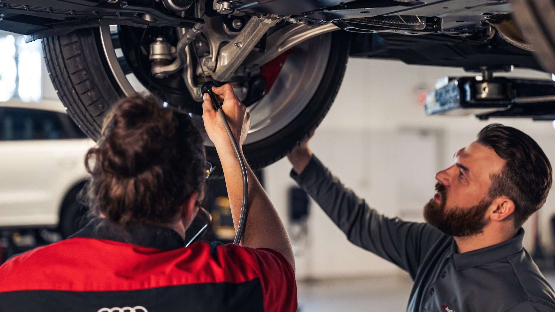 EV & e-tron Service Specialists