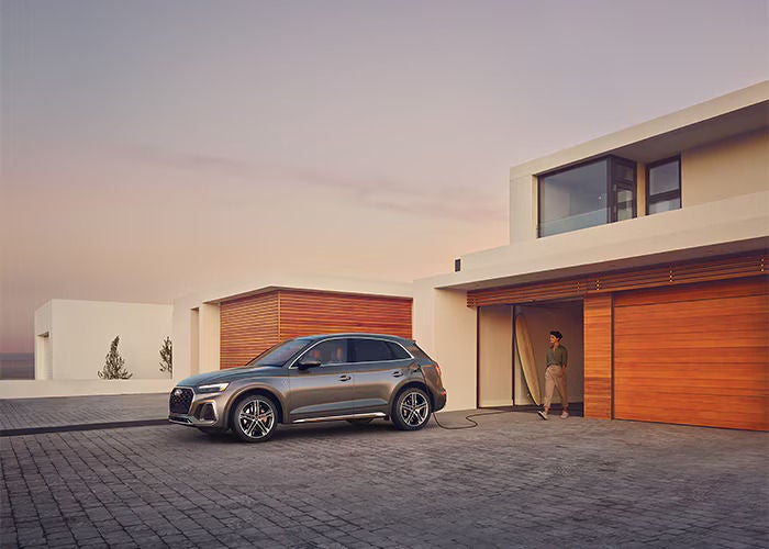 Side view of New 2025 Audi Q5