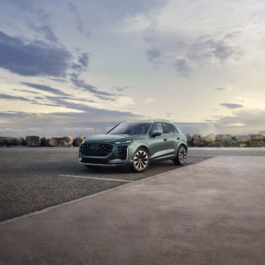 Three-quarter front view of the Audi Q3