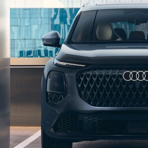 Front view of the Audi Q7.
