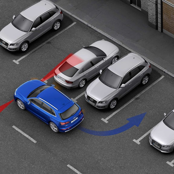Démonstration de la fonction Park assist plus sur l'Audi Q5 Sportback.