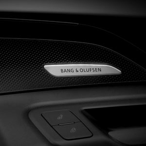 Close-up of the Bang & Olufsen sound system in the Audi Q5 Sportback.