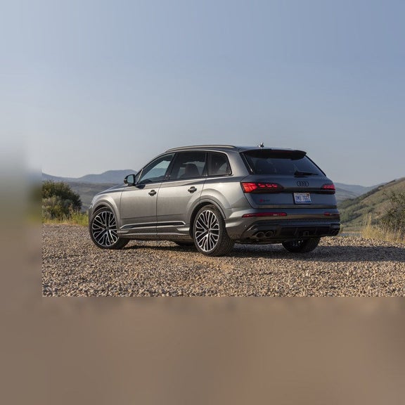 2026 Audi SQ7 rear three-quarter in Daytona Grey pearl effect at Audi Sewickley