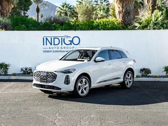 front facing 2025 Audi Q5 parked