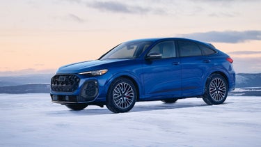 Side view of the Audi SQ5 Sportback e-tron.