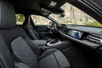 Véhicule Audi.Vue de l’intérieur des sièges avant d’un Audi A5