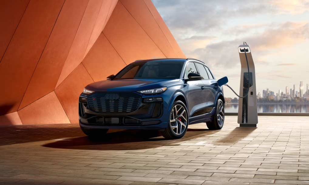 The 2027 Audi SQ6 e-tron charging