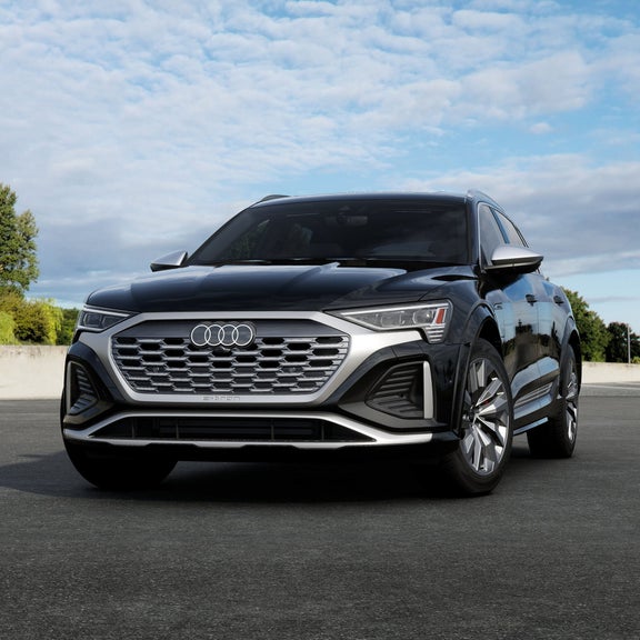 Front profile of the Audi SQ8 e-tron parked.