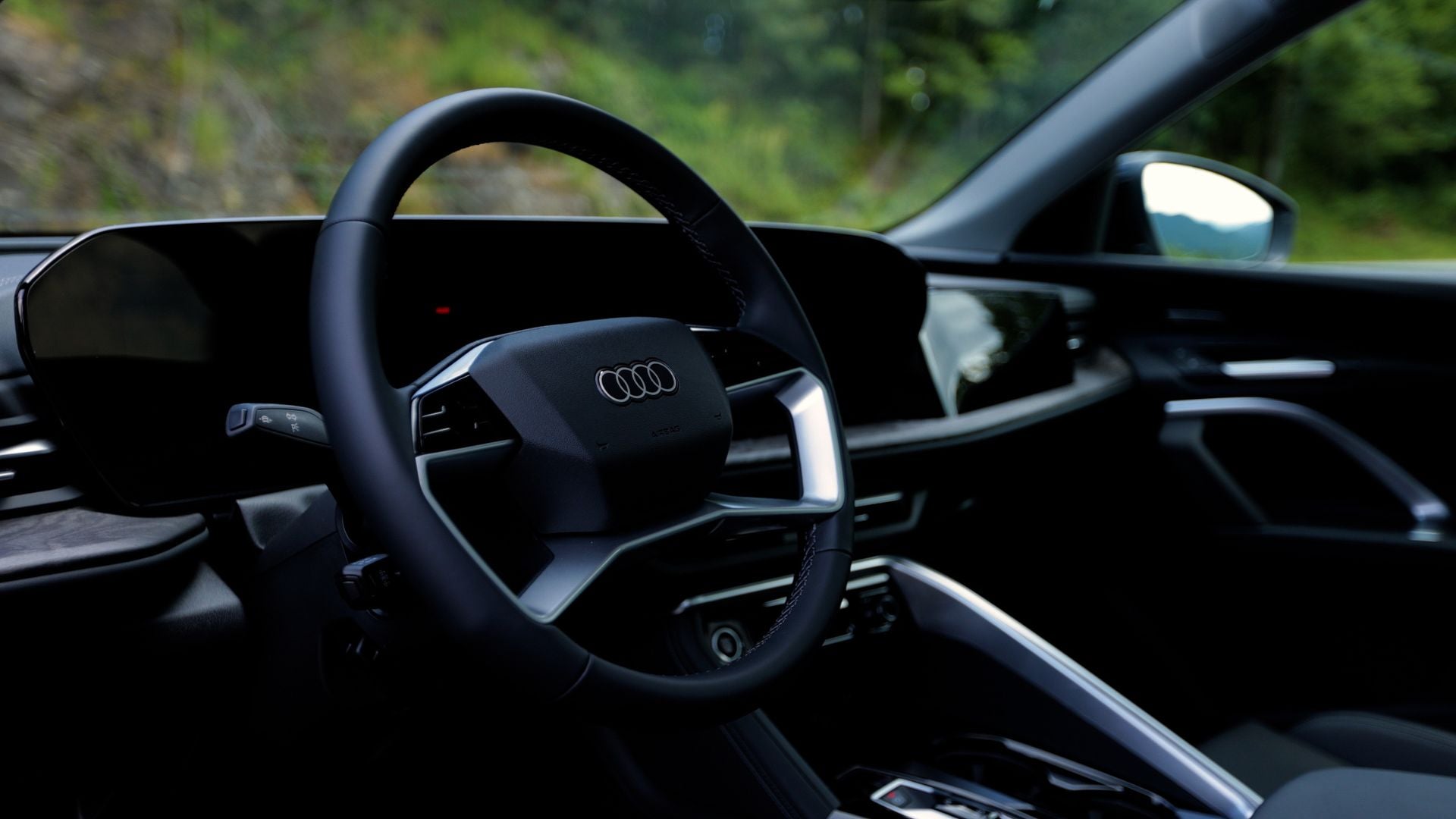 All black interior of the Audi Q5
