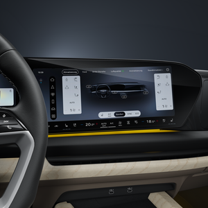 Close-up of the Virtual Cockpit with automatic climate control.