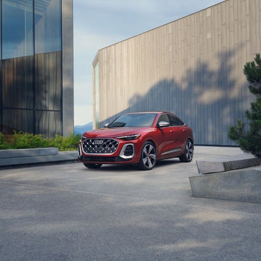 Front three-quarter view of a parked Audi Q5.