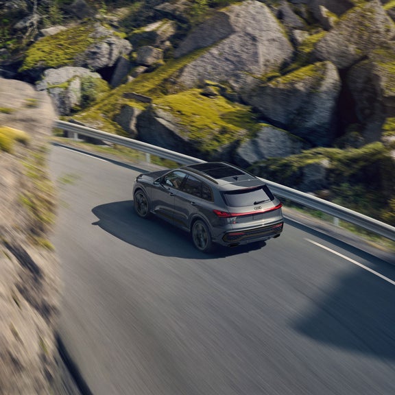 Close-up on the rear quattro badge on the Audi Q5.