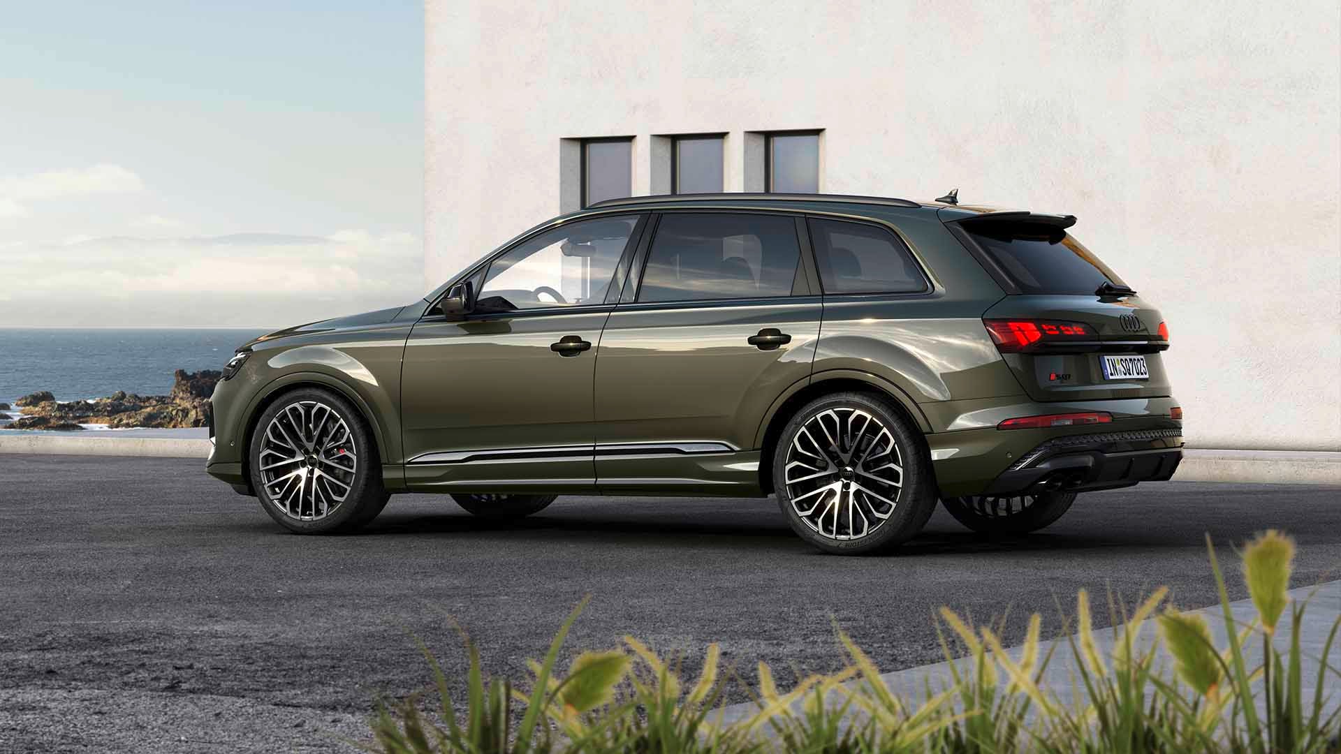 Left profile view of Audi