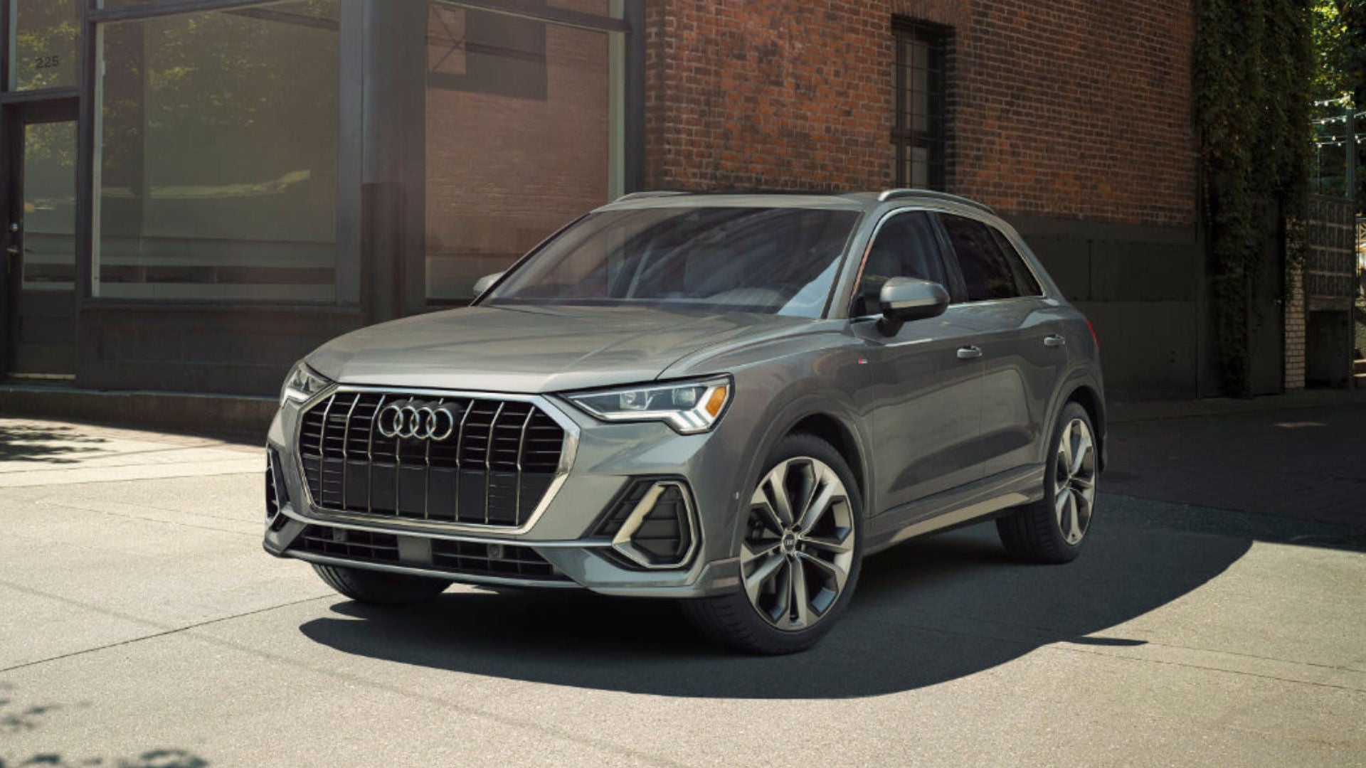 2025 Audi Q3 Exterior Exiting Downtown Alleyway
