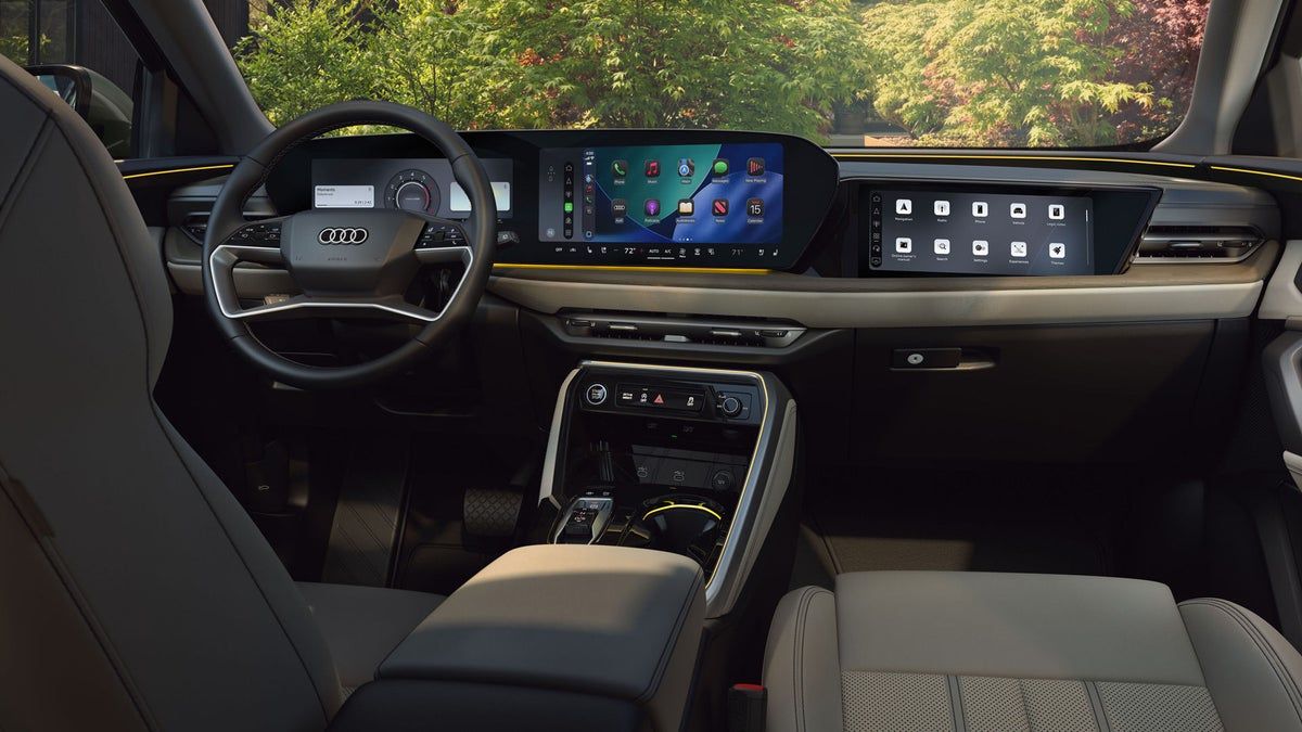 The curved cockpit display in the 2026 Audi Q5 Premium
