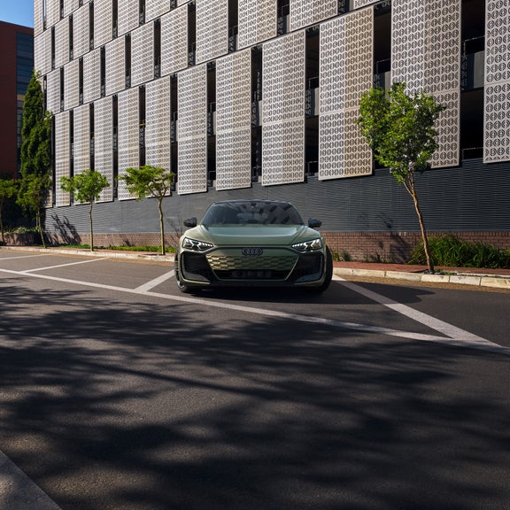 Front profile of the Audi RS e-tron GT parked.