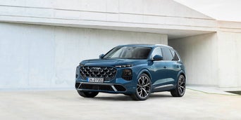 2027 Audi Q7 front view