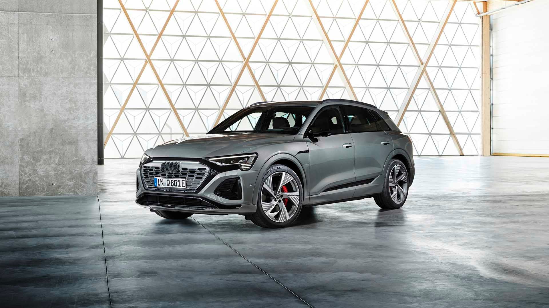 Right side view Q8 e-tron 