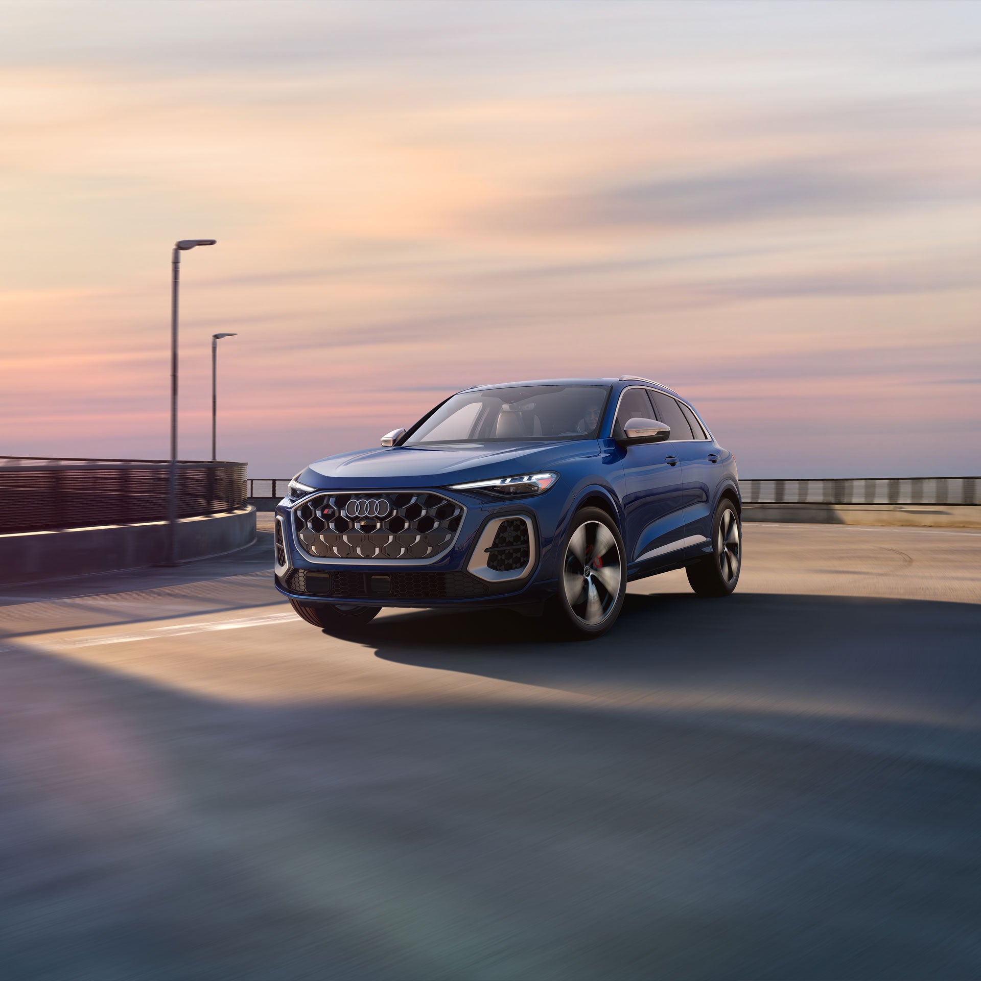 3/4 Side profile of the Audi SQ5.