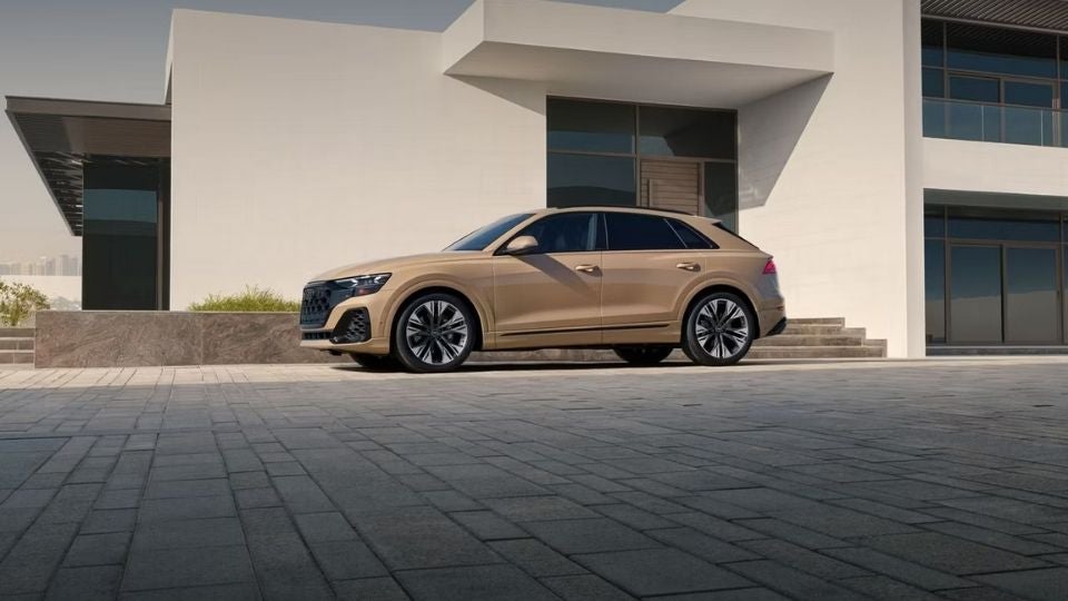 New 2025 Audi Q8 SUV Side View