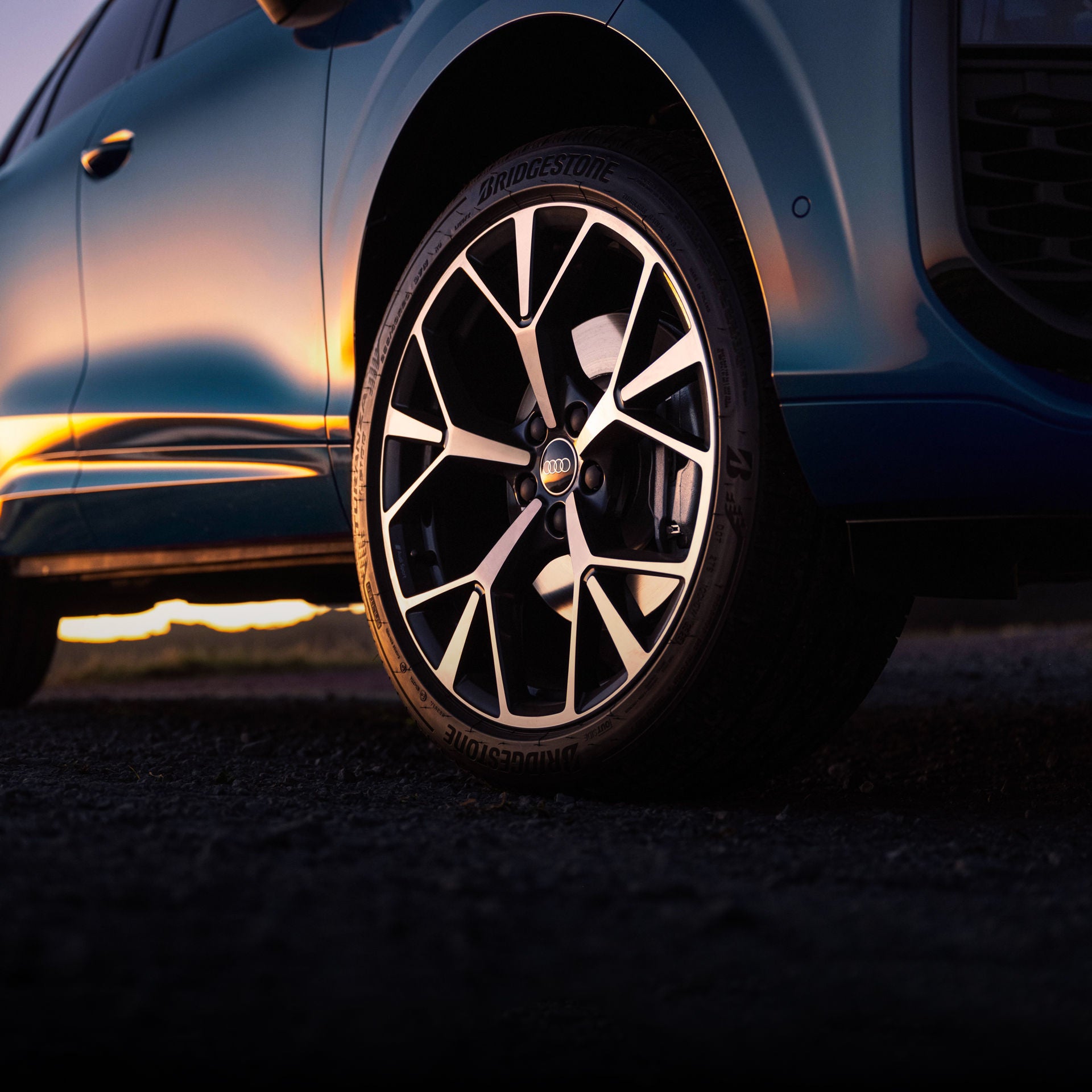 Close-up on the front wheel of the Audi Q3.