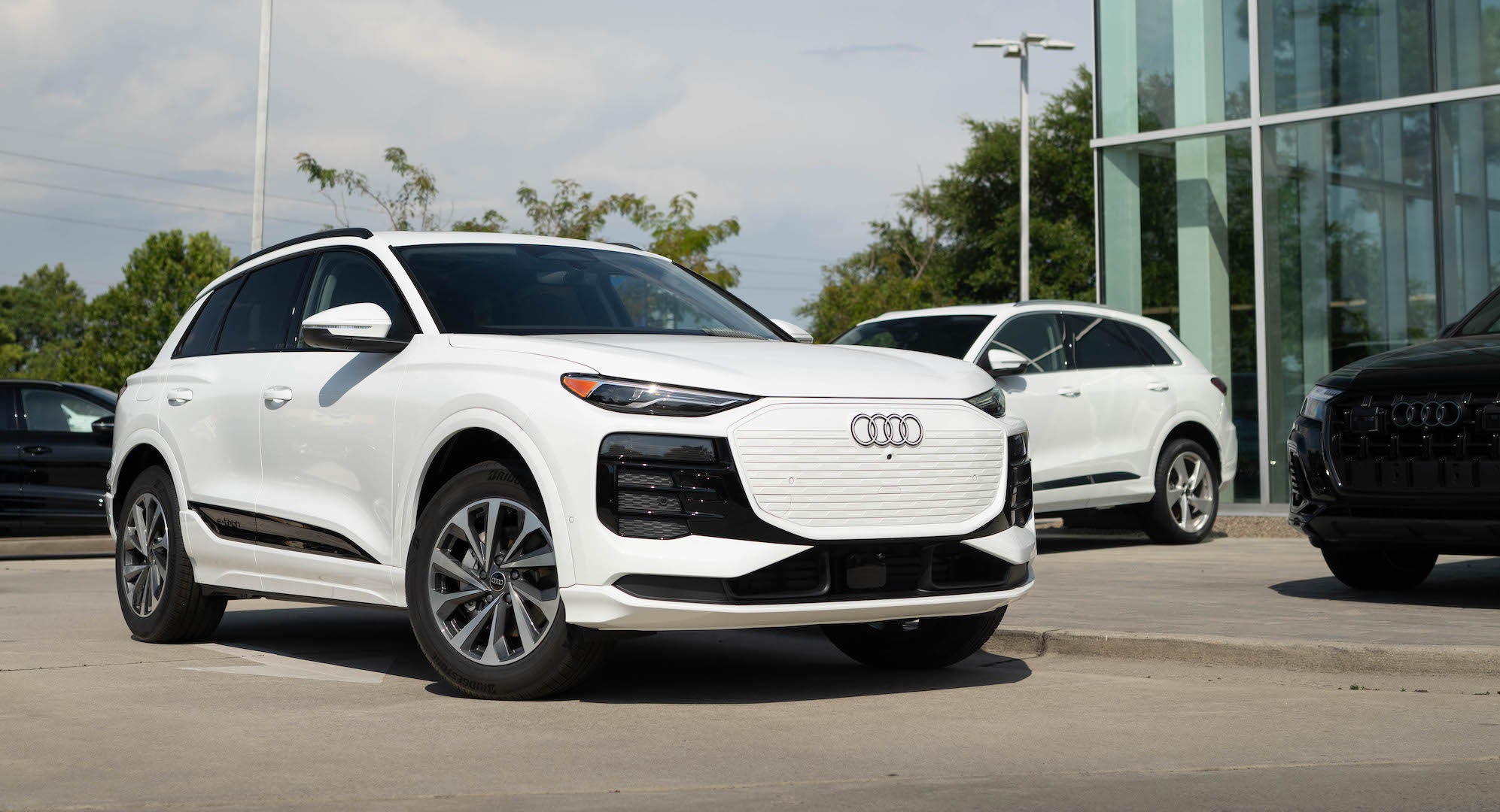 Audi Q6 e-tron vs. Tesla Model Y