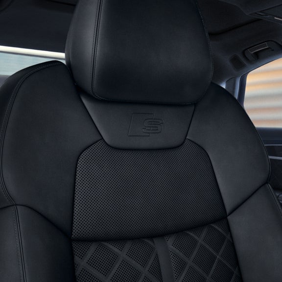 Close up of the front seats inside the Audi S8.