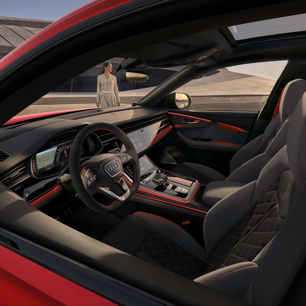 This Audi RS 6 Avant exterior in the color arrow grey as a matt effect paint finish, Audi exclusive.