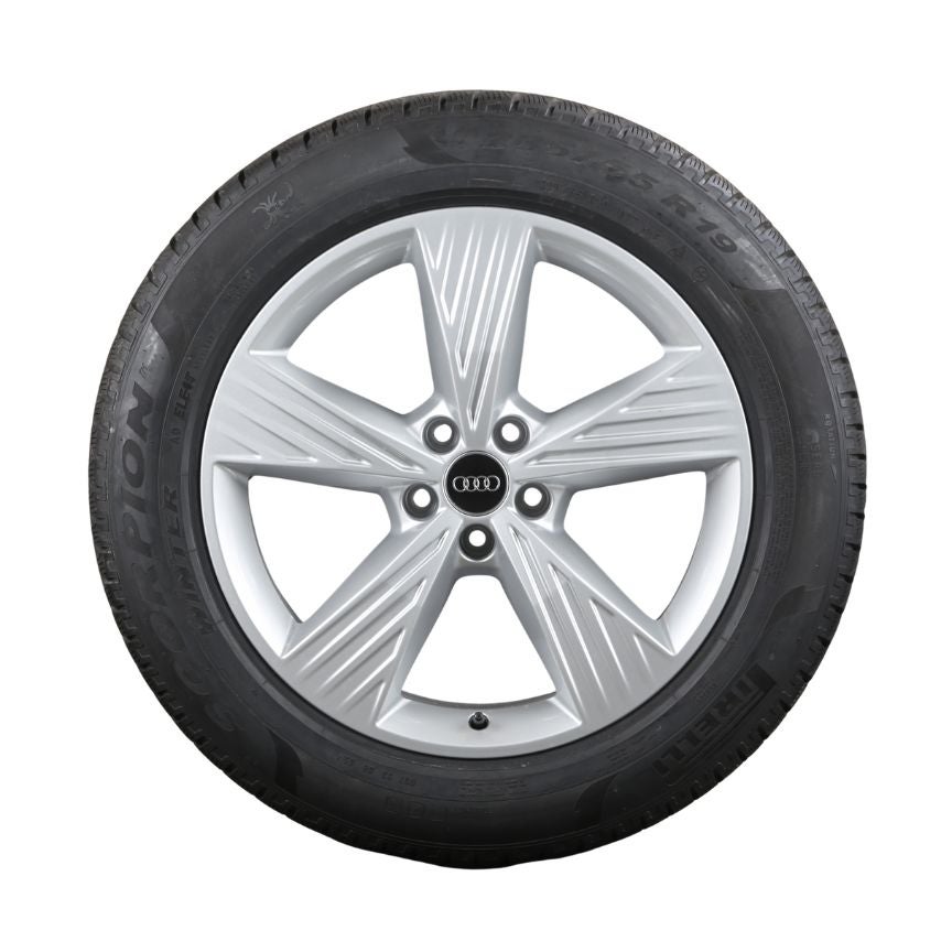 Image of an Audi Q4 Winter Tire and Rim