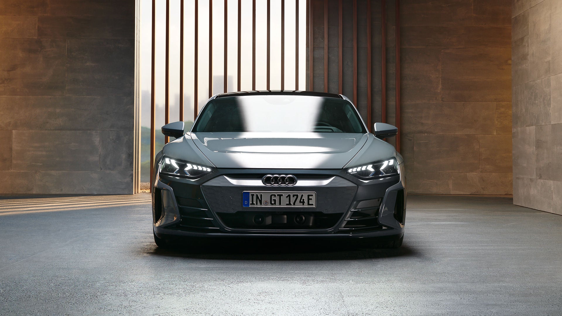 Vue avant d’une Audi e-tron GT quattro.